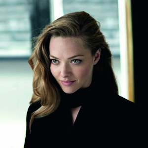 Givenchy-Amanda-Seyfried-Press-Photo