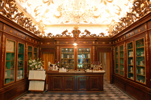 Grand Hotel Villa Cora e Officina Profumo Santa Maria Novella, Antica Spezieria