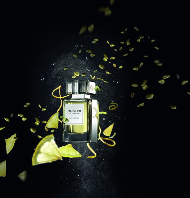 hot-cologne-les-exceptions-mugler-con-sfondo